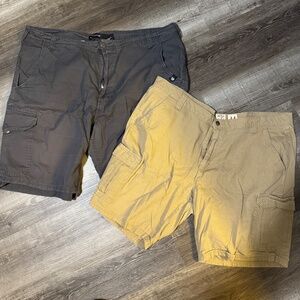 2 Pairs of Mens Cargo Shorts - Rocawear / RedHead - size 44